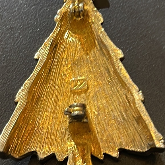 Vintage Christmas tree with garlands star on top teeny crystal wrapped around - Picture 6 of 7